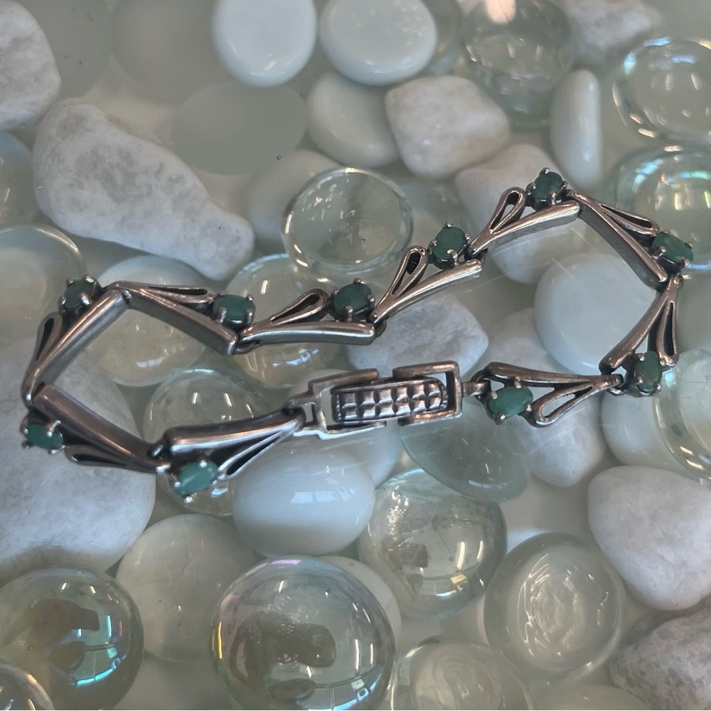 Silver and Afghan Emerald clasp bracelet